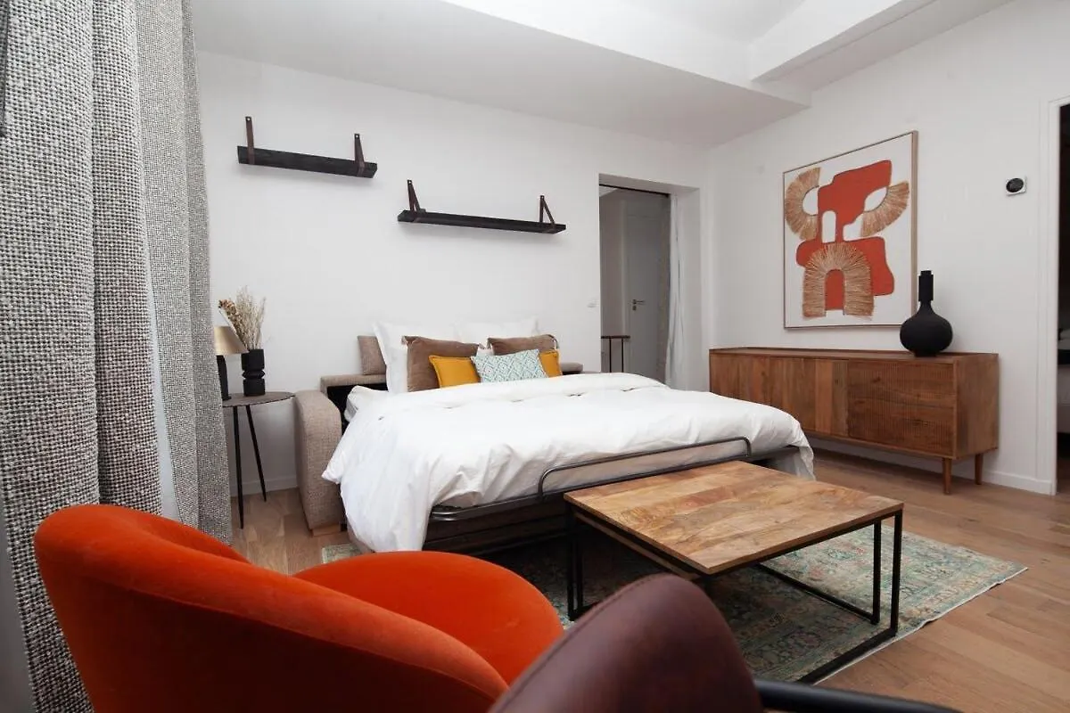 Apartment 15 - Tour Montparnasse - Bd Pasteur - 2 Pieces *
