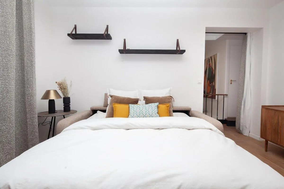15 - Tour Montparnasse - Bd Pasteur - 2 Pieces Appartement