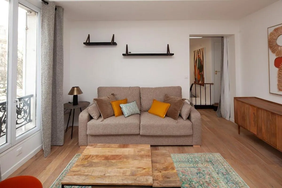 Appartement 15 - Tour Montparnasse - Bd Pasteur - 2 Pieces *